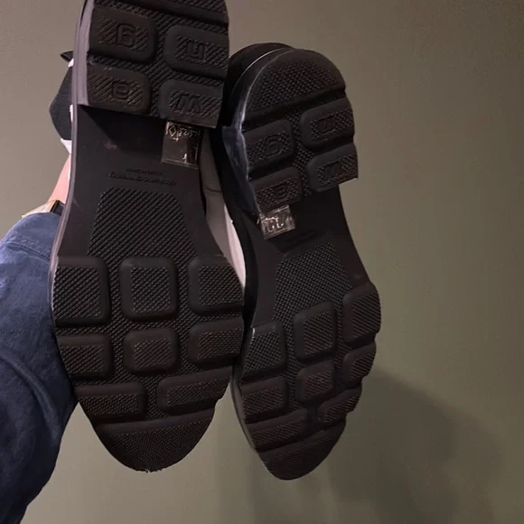 White Leather Ankle Boots with Black Elastic - Picture 6 of 6